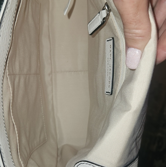 Marc Jocobs Empire city leather messenger bag. - Picture 6 of 8